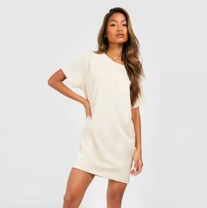 Boohoo Oversized T-shirt dress NWT Size 6